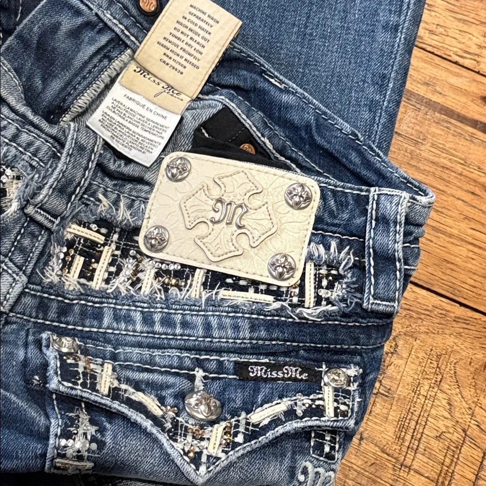 Mid Rise Boot Cut Jeans Flap Back Pockets Embroidered Studded Miss Me Women's 27
